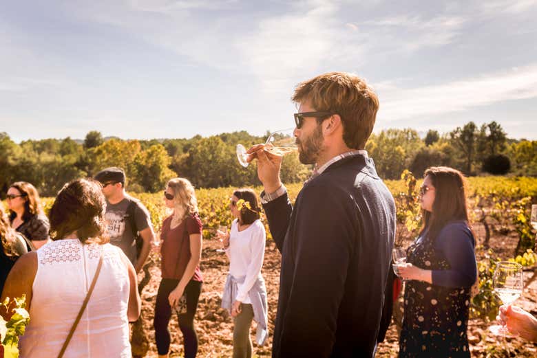 Provando os vinhos de Montserrat