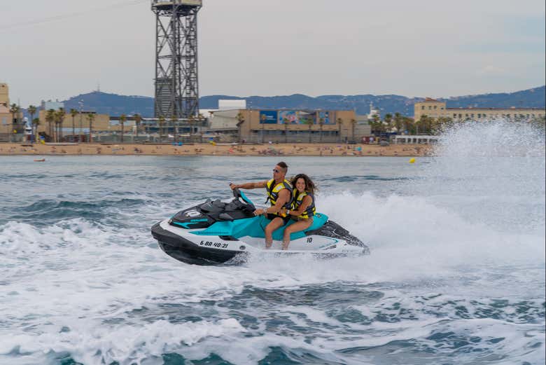 Desfrutando no jet ski
